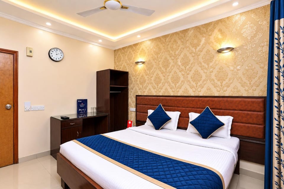 Property building, Bed, Photo of the whole room, Bedroom, wardrobe