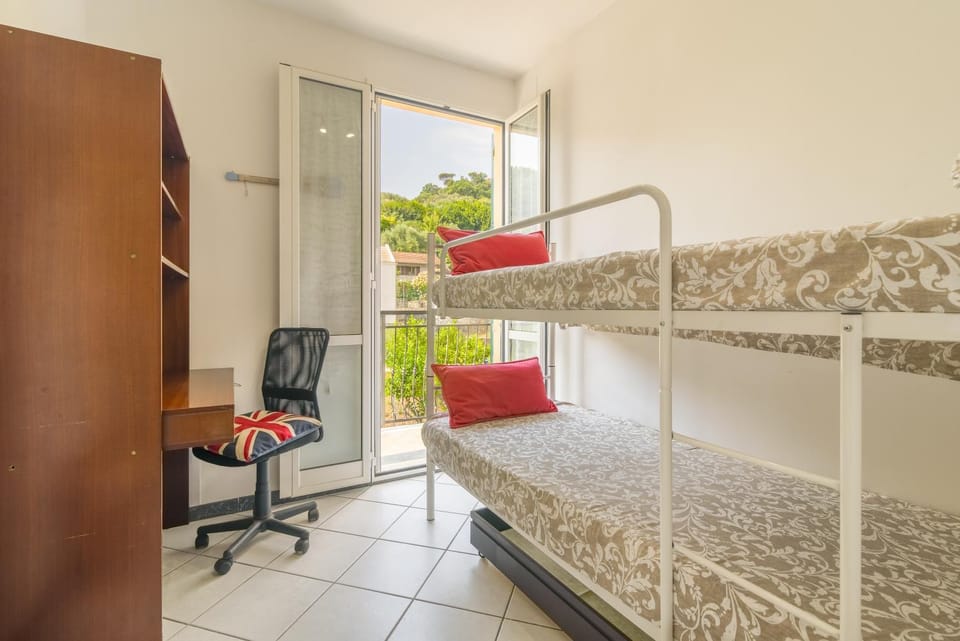Seating area, Bedroom