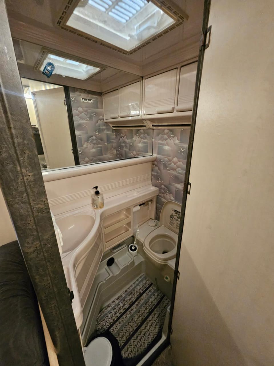 Full Service Caravan 1 Apartment in Albertslund