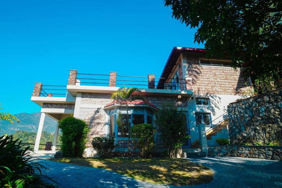 The River Trail Cottage by The StayCationer House in Uttarakhand