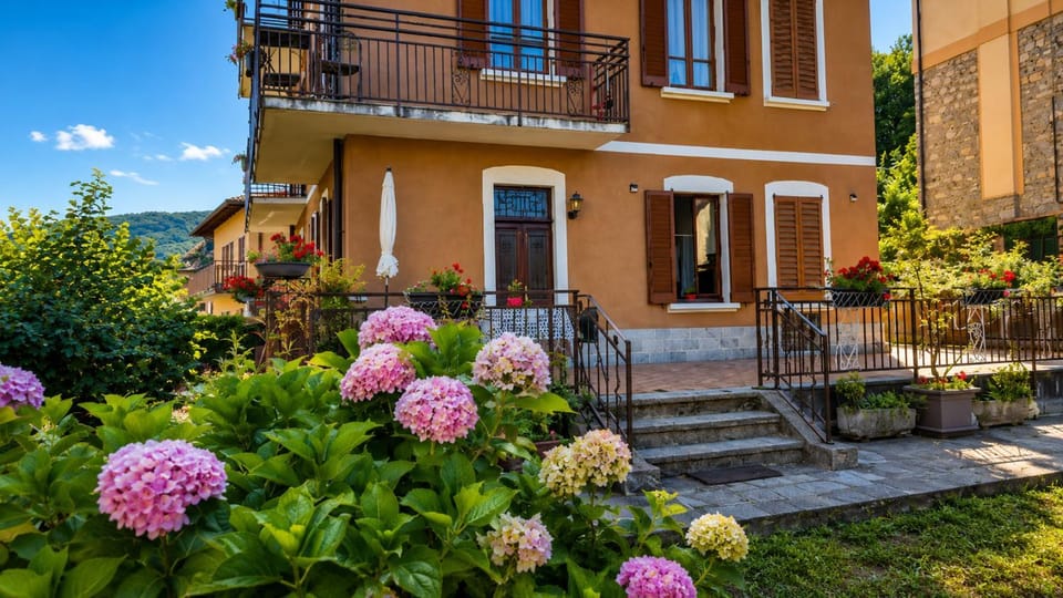 Magnolia - Garden & Mountain Escape for 5 House in Lugano