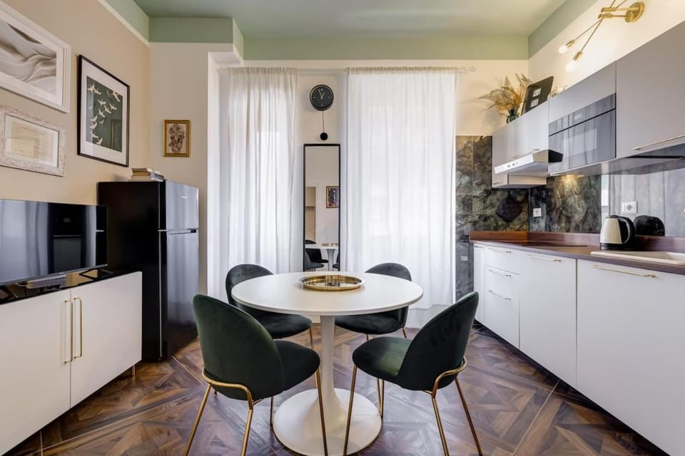 BDC - Madama Dorè, timeless 2BDR at San Giovanni Apartment in Rome