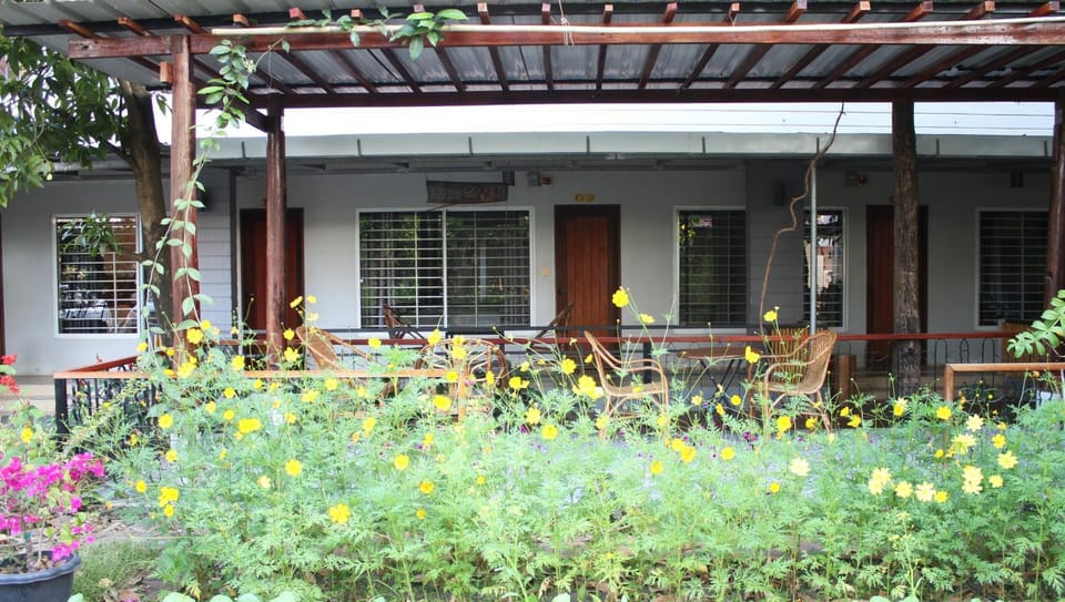 Property building, Breakfast