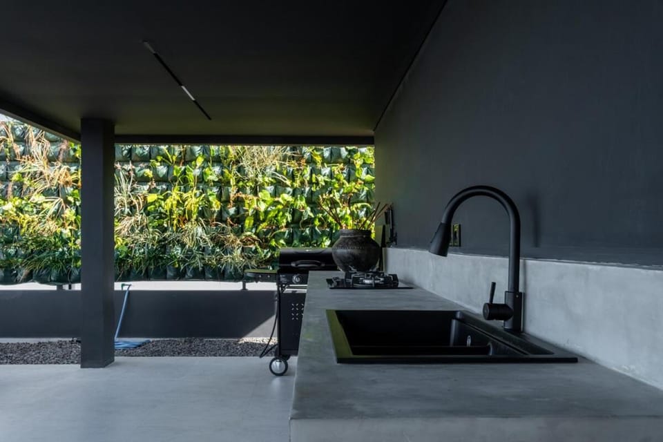 The Bat Cave Dark Luxury, Cold Plunge & Sauna Villa in Bali