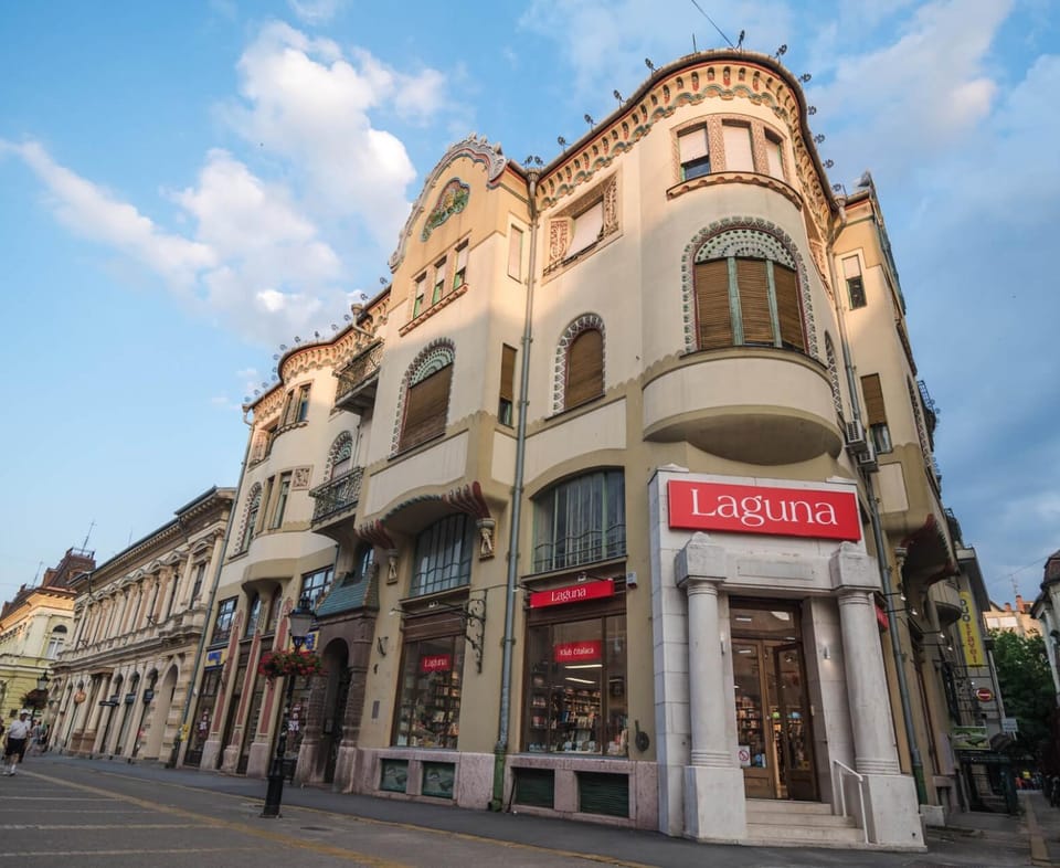 Property building, Neighbourhood, City view, Street view, Location