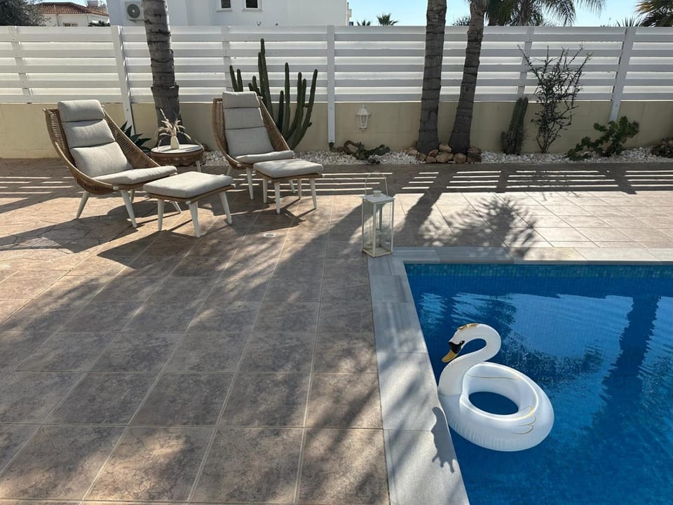 Patio, Pool view, Swimming pool, sunbed
