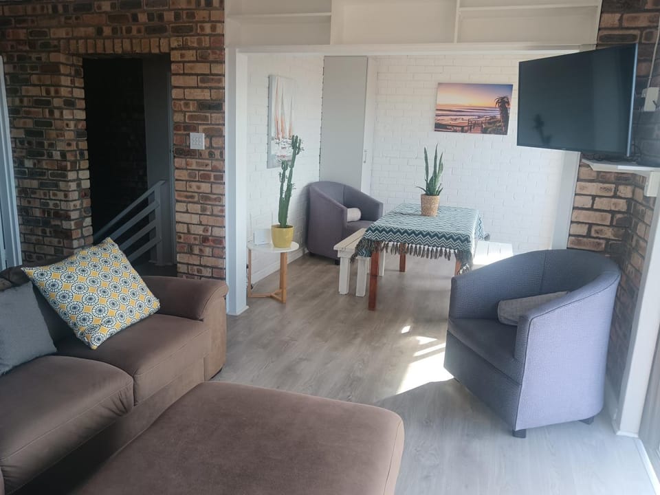 Lazy Days Apartments - JBay At Point Apartment in Eastern Cape