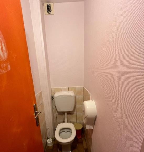 Toilet
