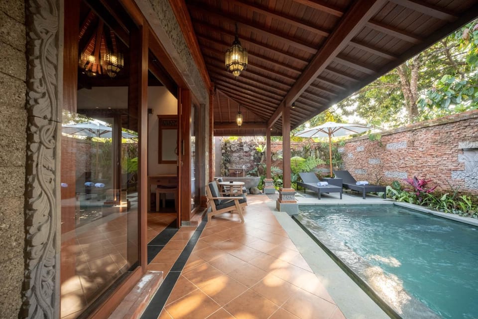 Patio, Day, Hot Tub, Pool view, Swimming pool, sunbed