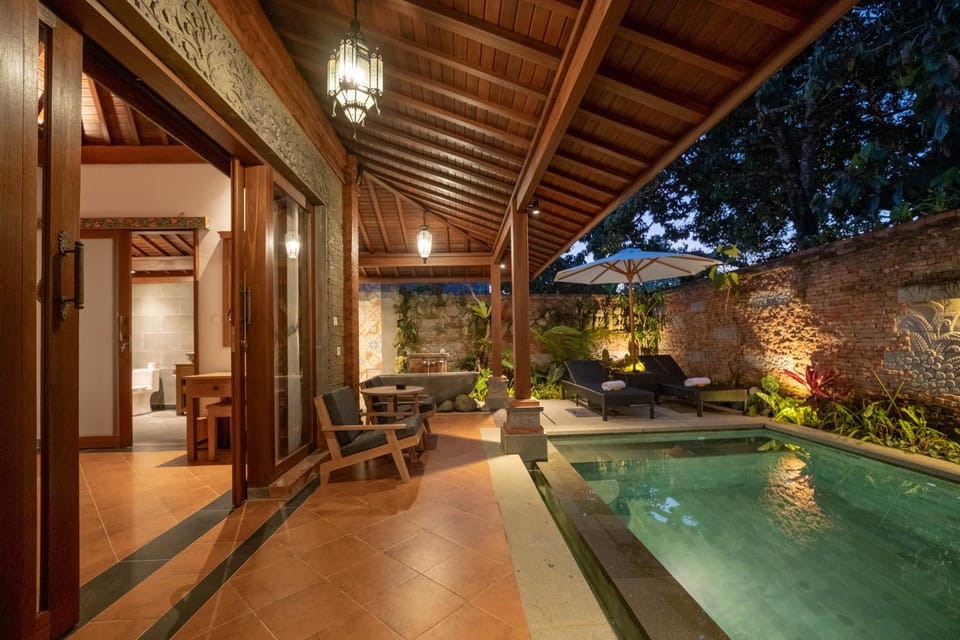 Patio, Night, Garden, Garden view, Pool view, Swimming pool, sunbed