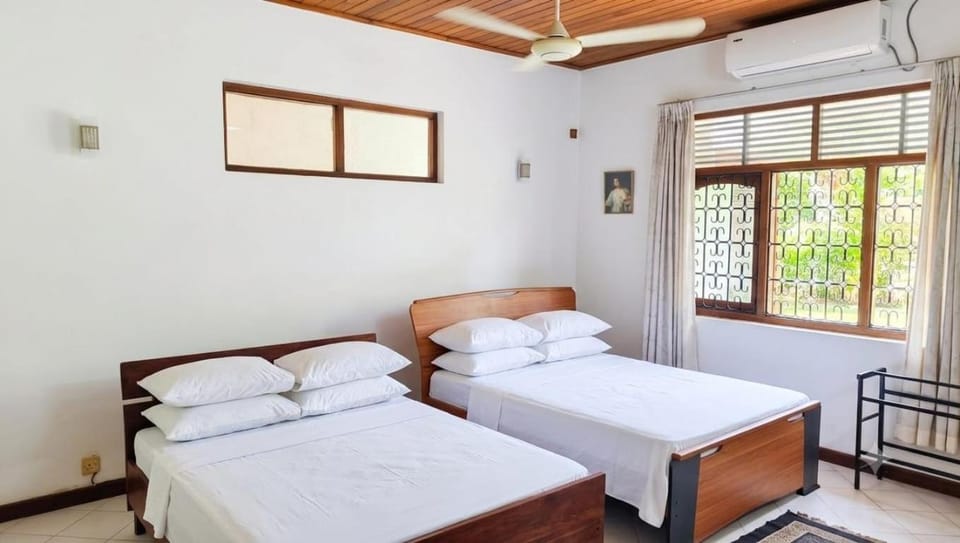 Bedroom, Garden view, Family