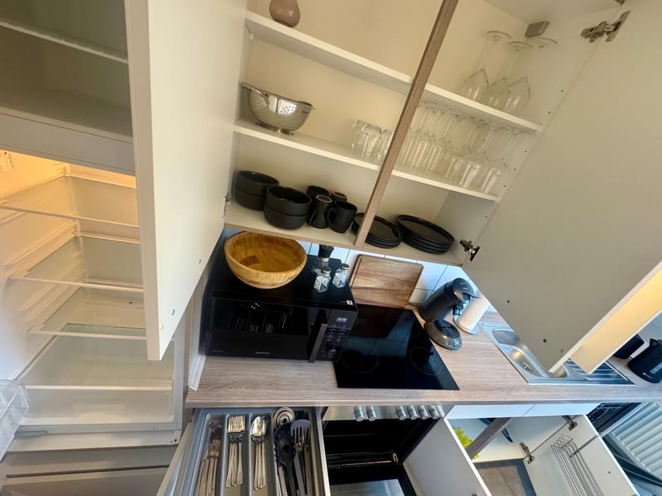 Kitchen or kitchenette