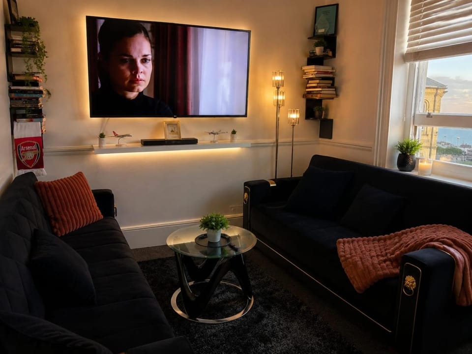 Shoreline Escape Apartment in Hove
