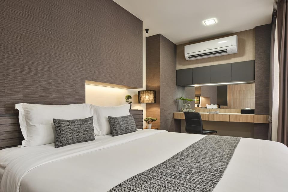 Bed, Photo of the whole room, Bedroom, air conditioner