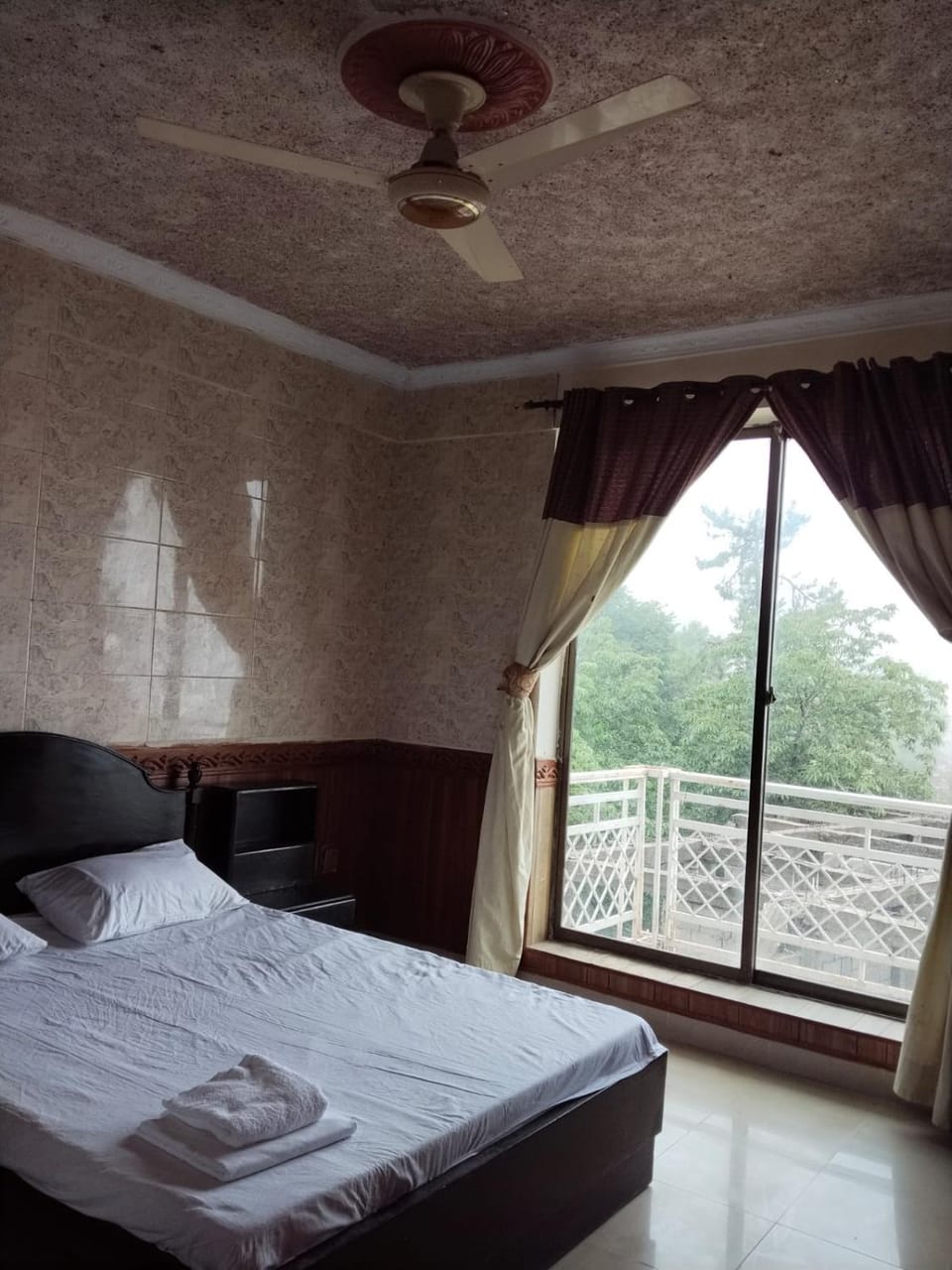 Sardar Heights, Apartment 2, First floor Apartment in Punjab