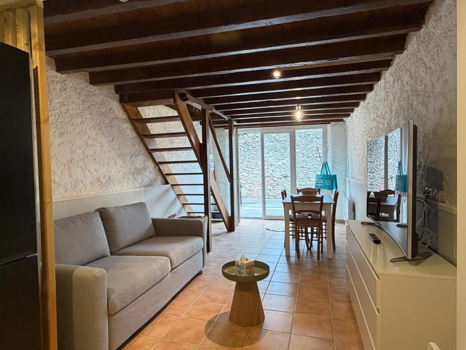 Property building, Living room