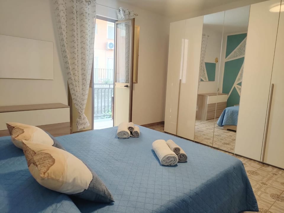 Bed, Photo of the whole room, Bedroom, towels, wardrobe