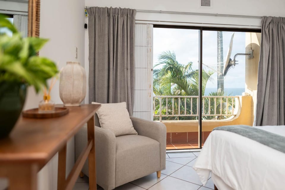 View (from property/room), Balcony/Terrace, Seating area, Bedroom