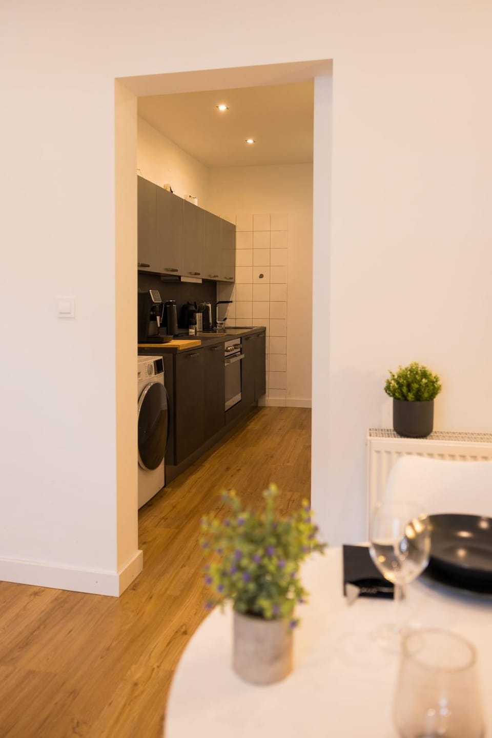Coffee/tea facilities, Kitchen or kitchenette, dishwasher, oven, stove, toaster, washing machine, dryer
