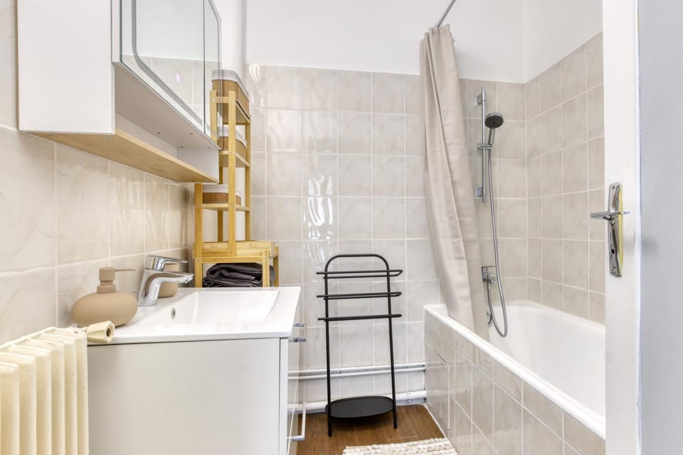 Shower, Bathroom, Bath, towels