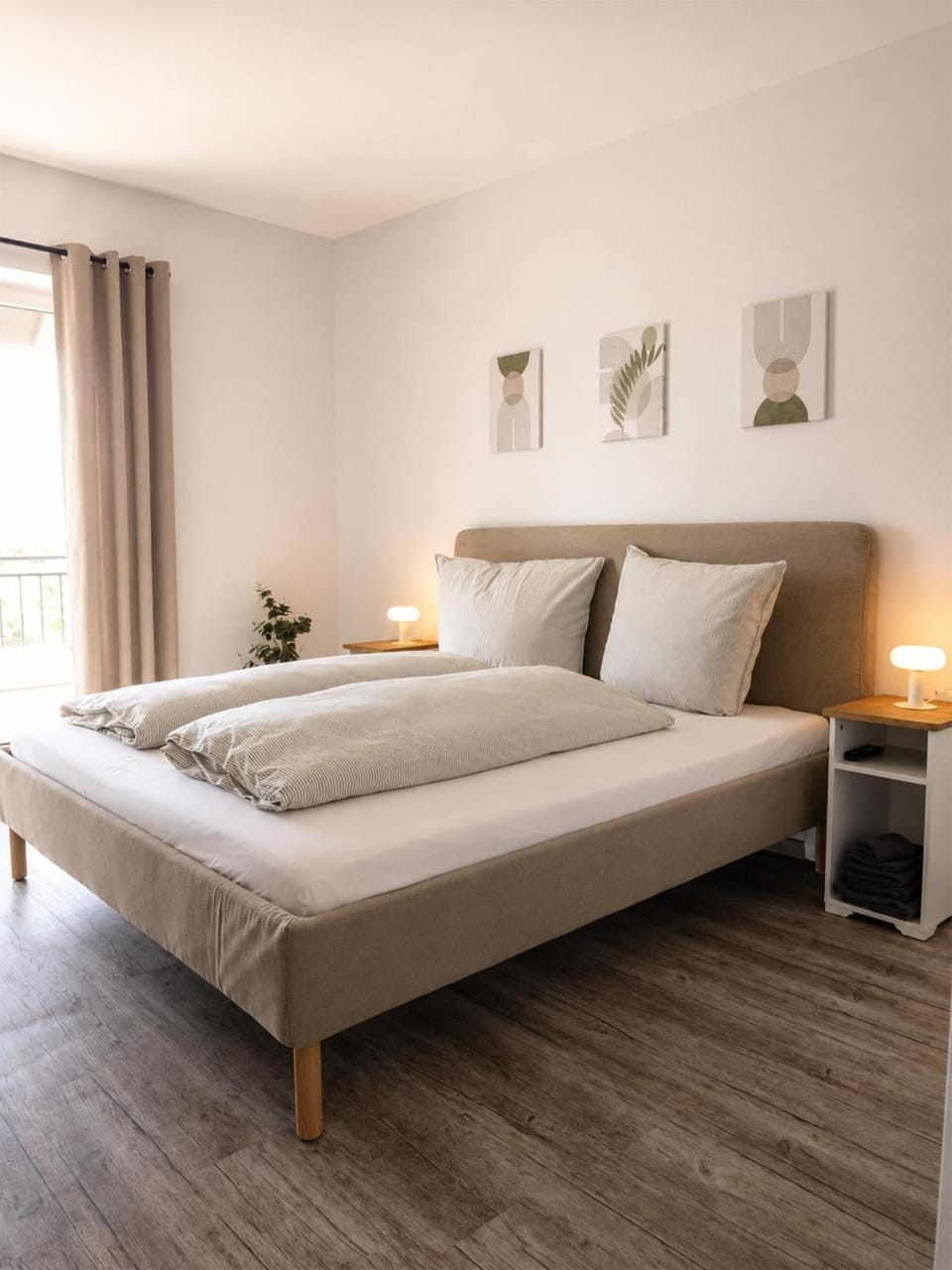 Bed, Photo of the whole room, Bedroom