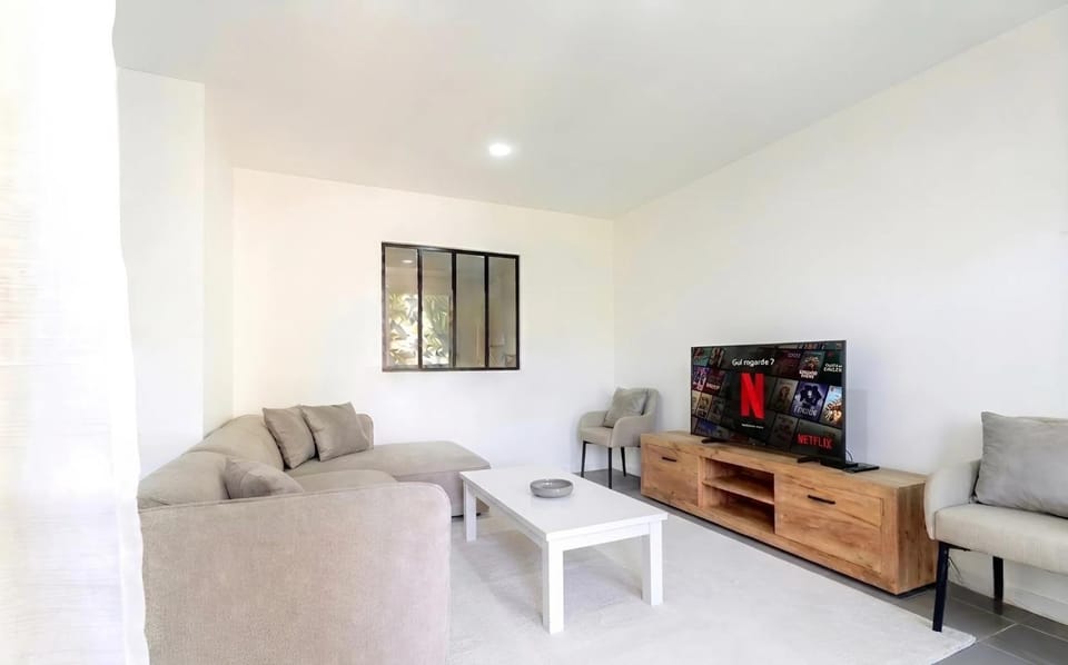 Trocadero - Elegant 2BR - Terrace Apartment in Paris