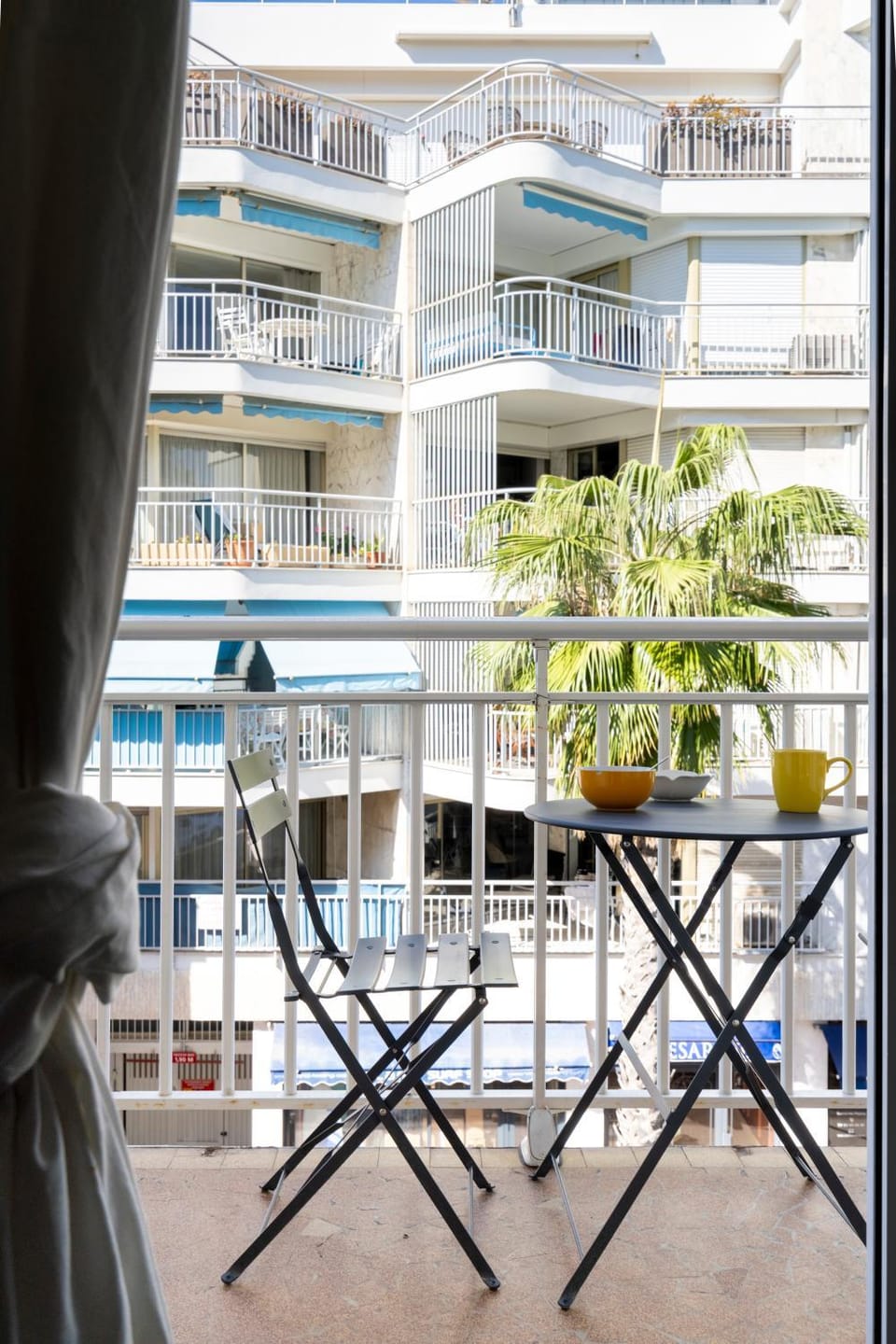 View (from property/room), Balcony/Terrace, Seating area, Dining area, City view