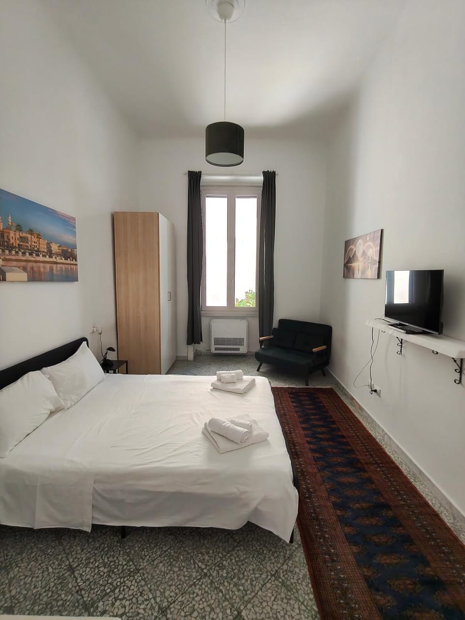 Bed, TV and multimedia, Photo of the whole room, Bedroom, wardrobe