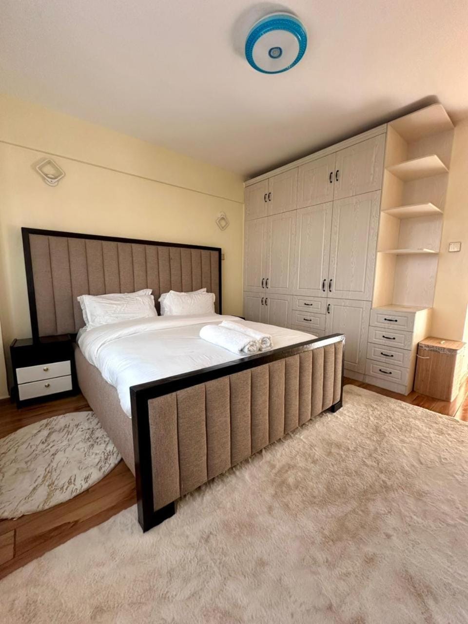 Ensuite 2BR Kilimani, Nairobi, Ngong Rd Apartment in Nairobi County