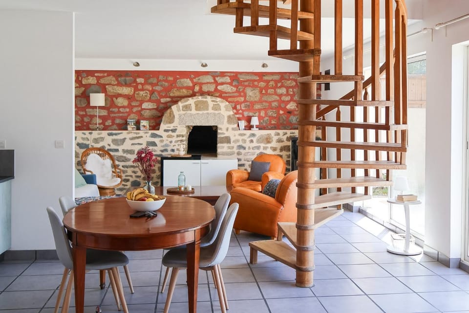 Communal lounge/ TV room, Dining area