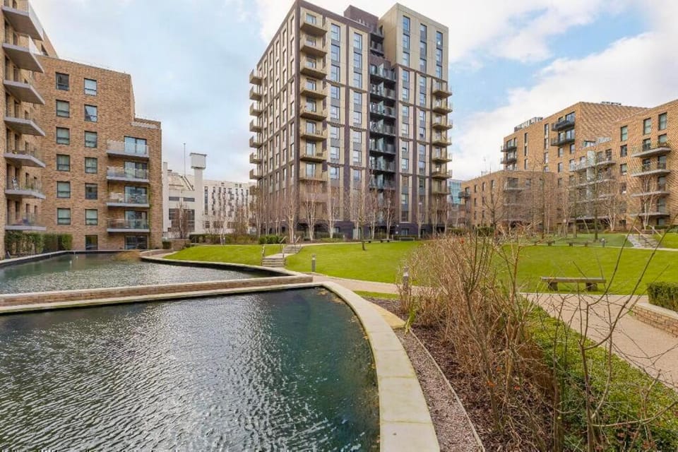 Property building, Natural landscape, Garden, City view