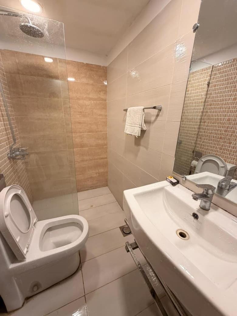 Zanova Suites Karachi Bed and Breakfast in Karachi