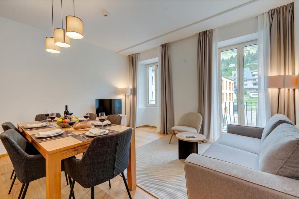TV and multimedia, Living room, Dining area