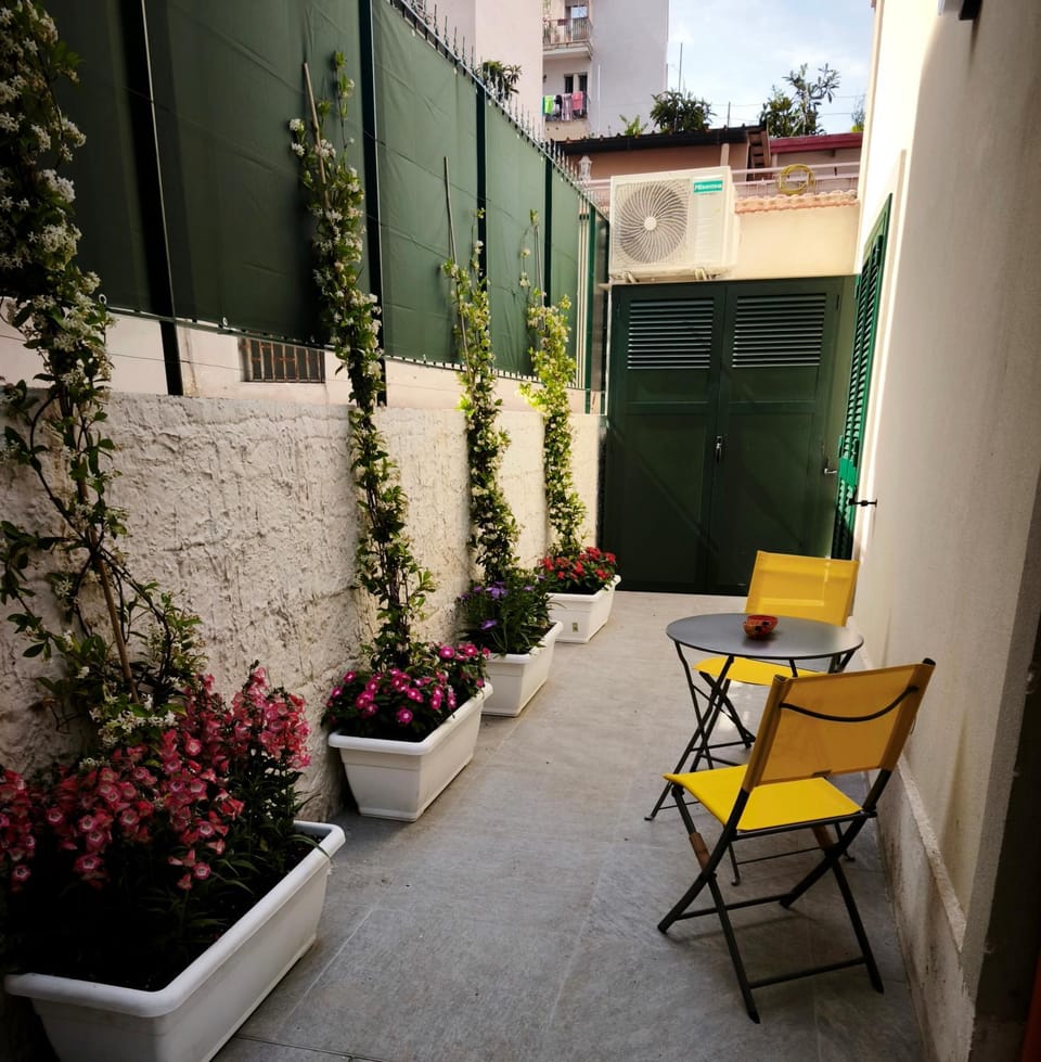 Garden, Garden view, Internal: Not applicable to any particular room