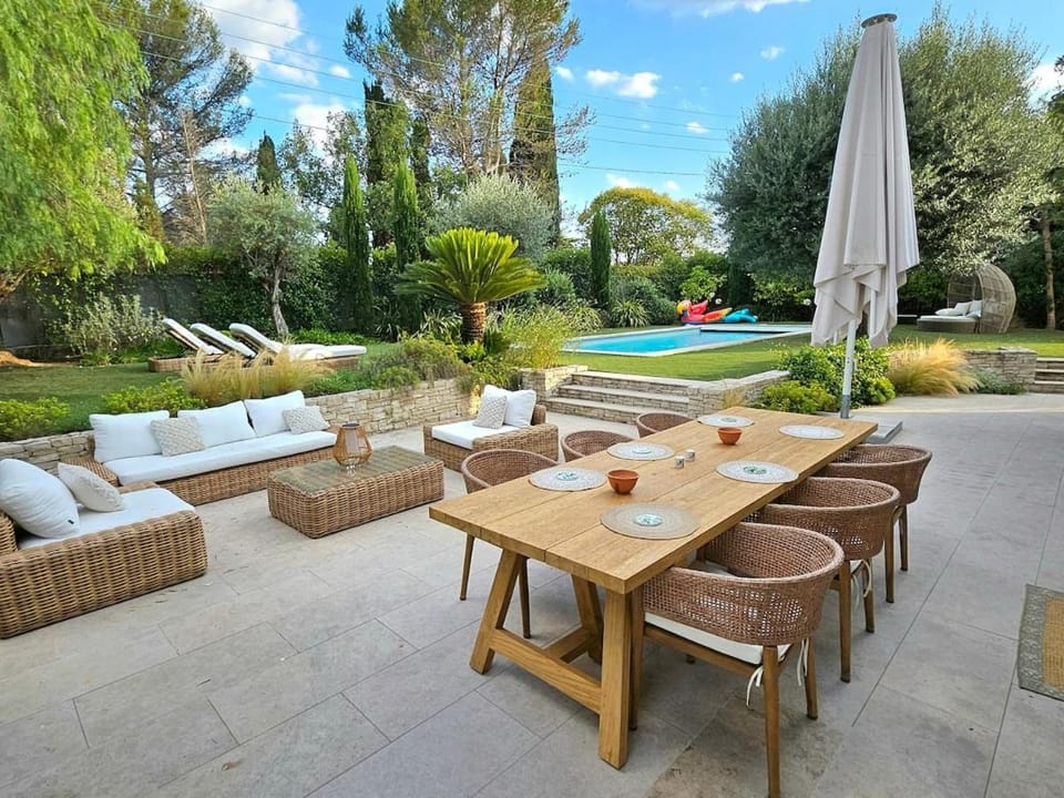 Luxury French Riviera Estate - Pool & Tennis Court Villa in Mougins