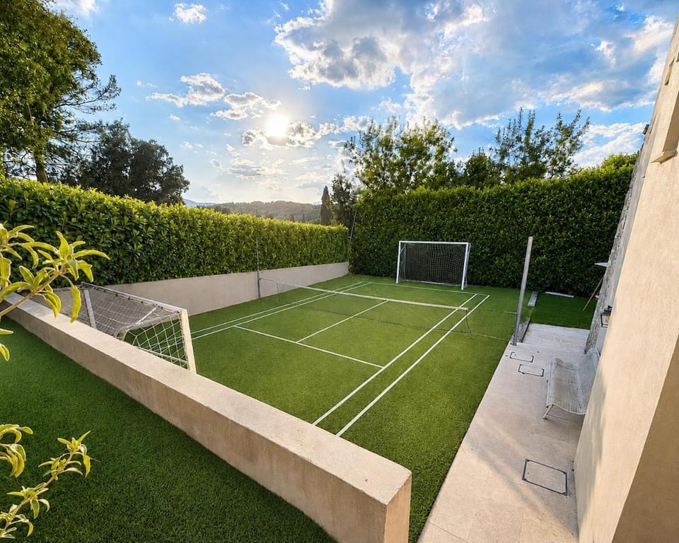 Tennis court