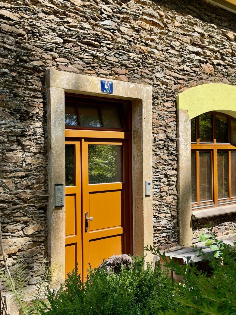 Property building, Facade/entrance