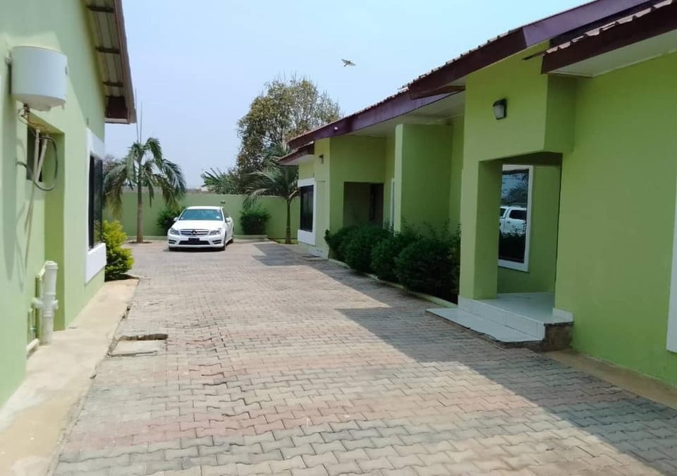 Property building, Neighbourhood, Parking