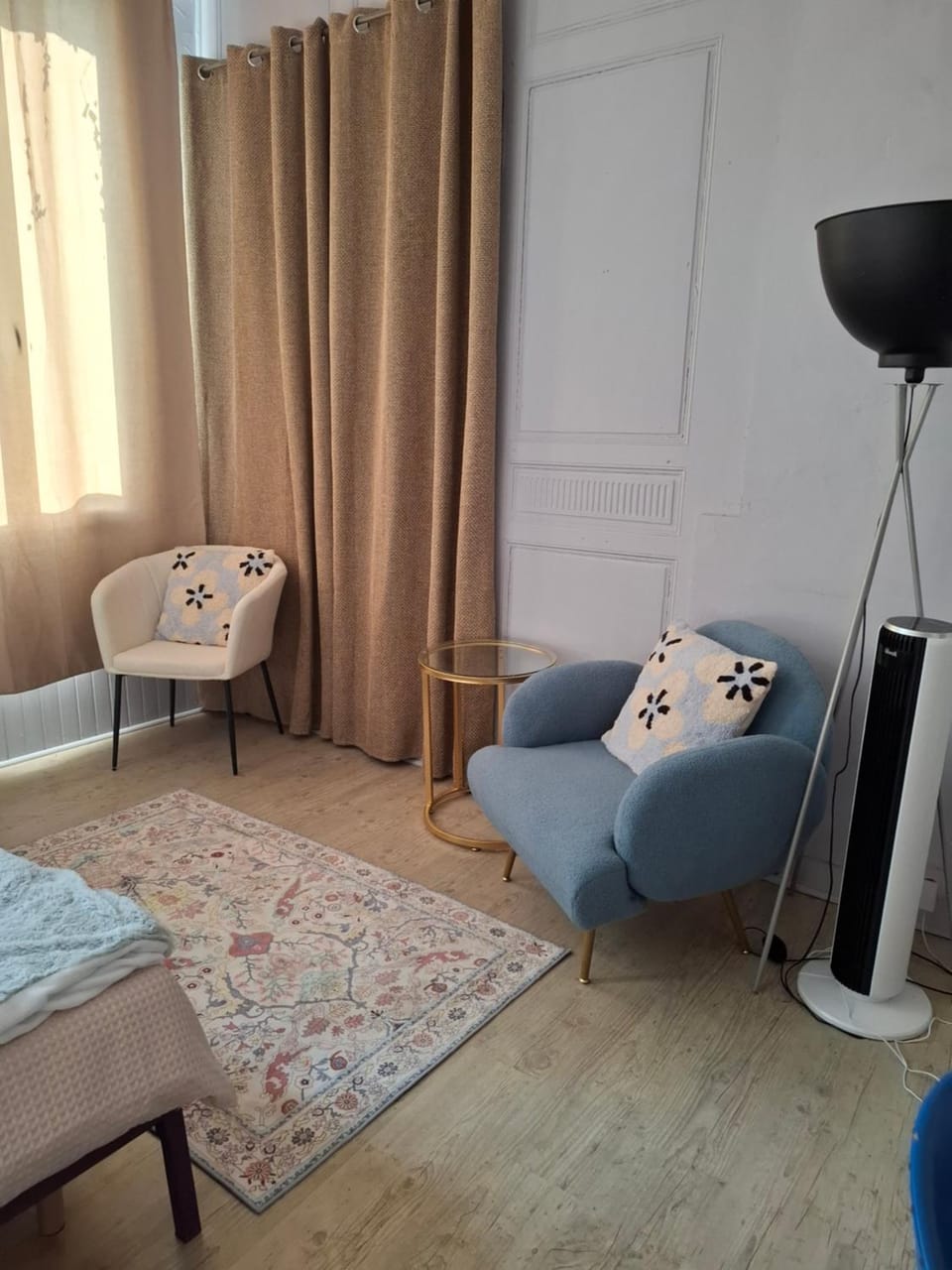 Studio en toute simplicité plein centre Apartment in Fronsac