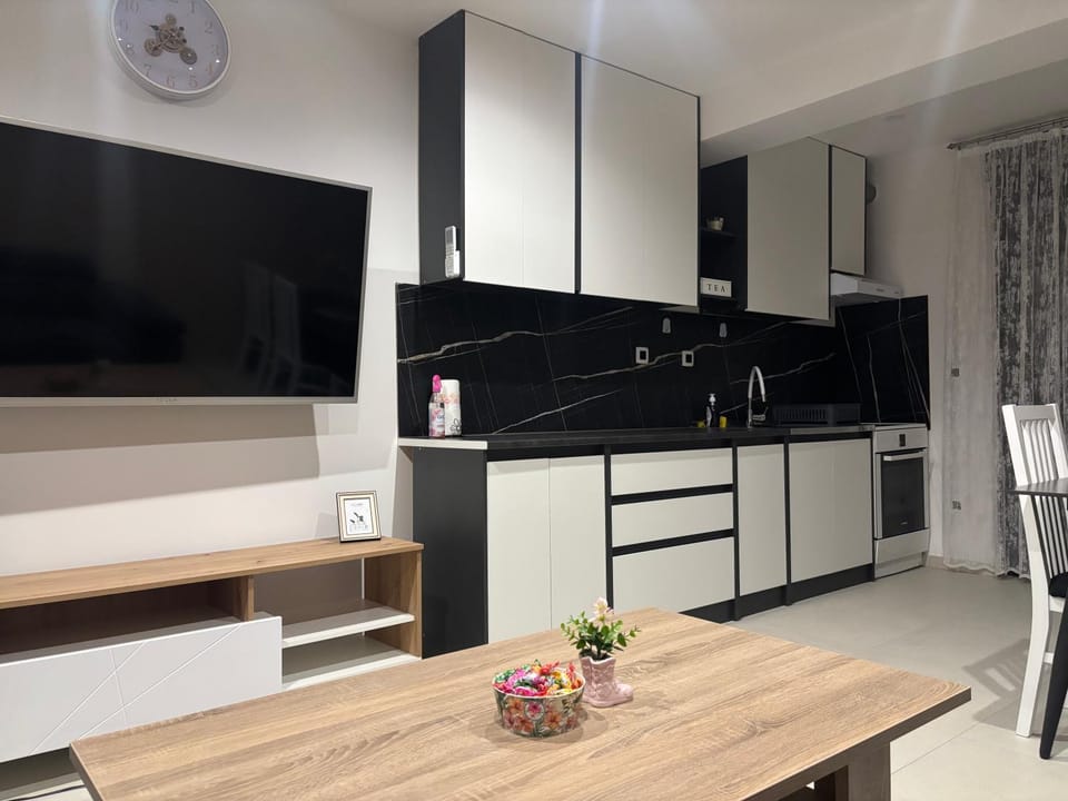TV and multimedia, Kitchen or kitchenette