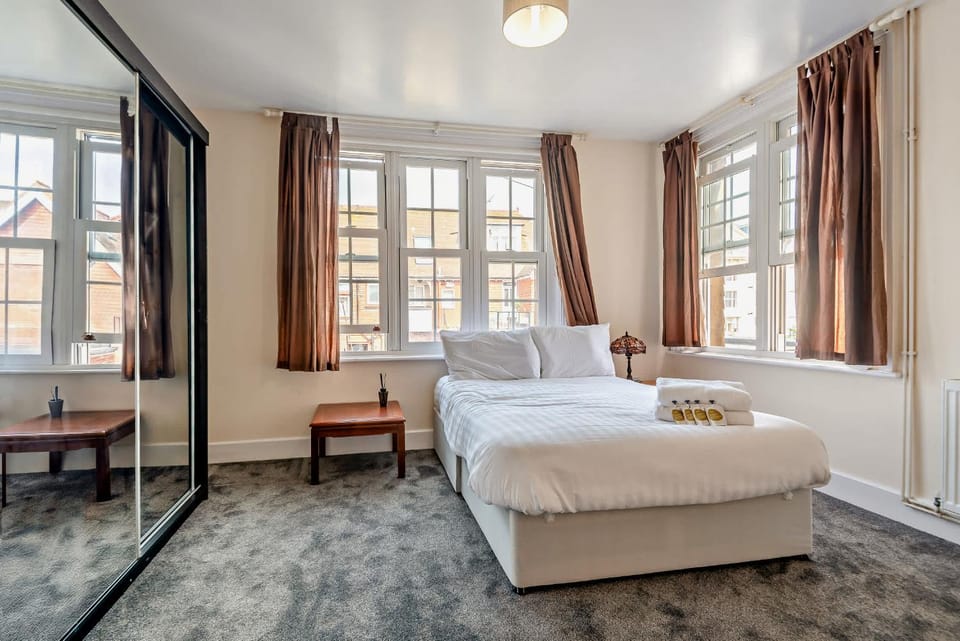 Bed, Bedroom, wardrobe