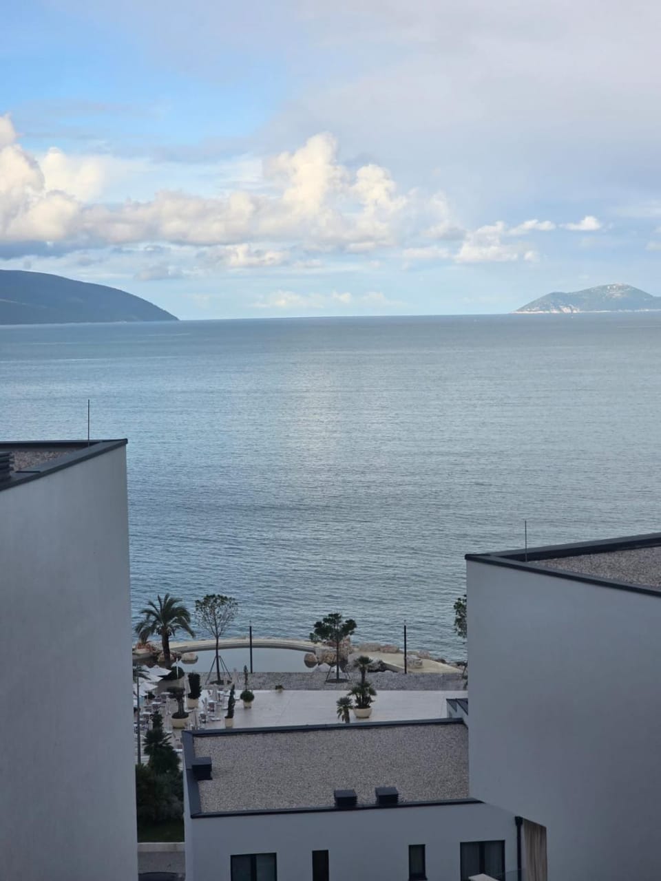 Azure & Pearl, Sea View Beach & City Apt for 4 Apartment in Vlorë