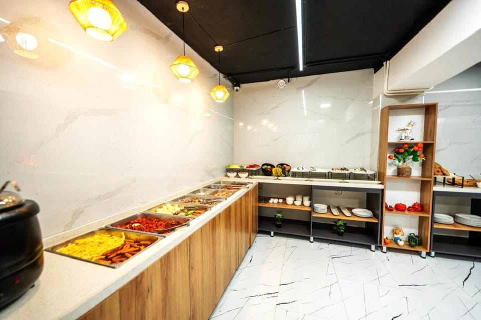 Restaurant/places to eat, Food, Buffet breakfast