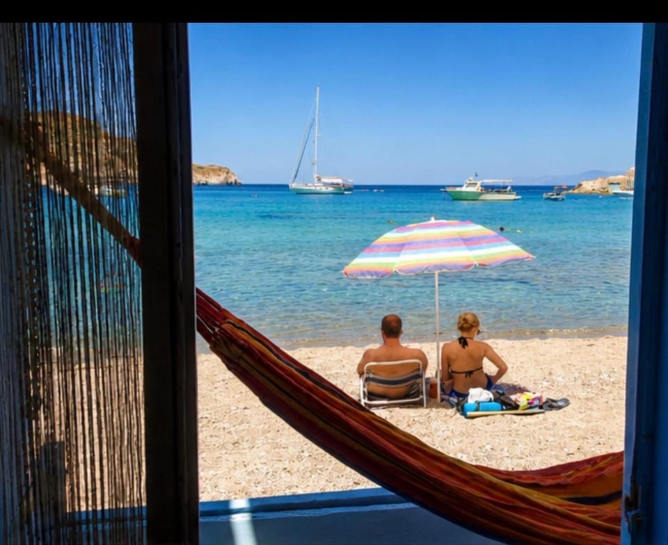 Paradiso Apartment in Milos