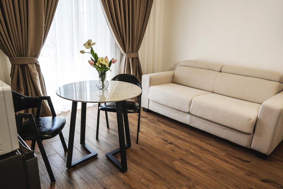 Living room, Dining area
