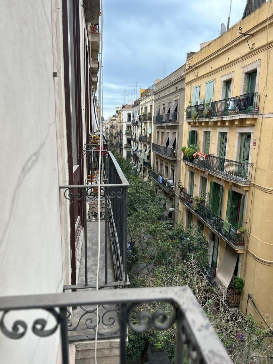 Property building, Neighbourhood, Balcony/Terrace, City view, Street view
