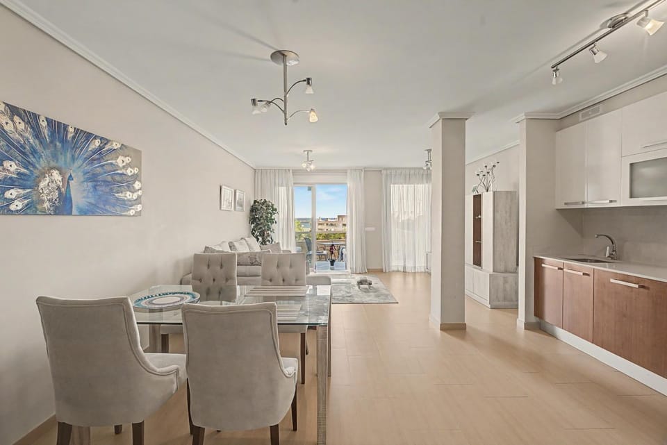 Property building, Kitchen or kitchenette, Living room