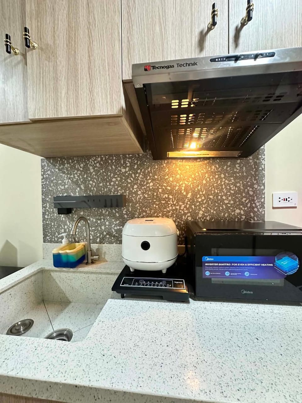 Lj's All-New Studio Getaway Near Airport Apartment in Lapu-Lapu City