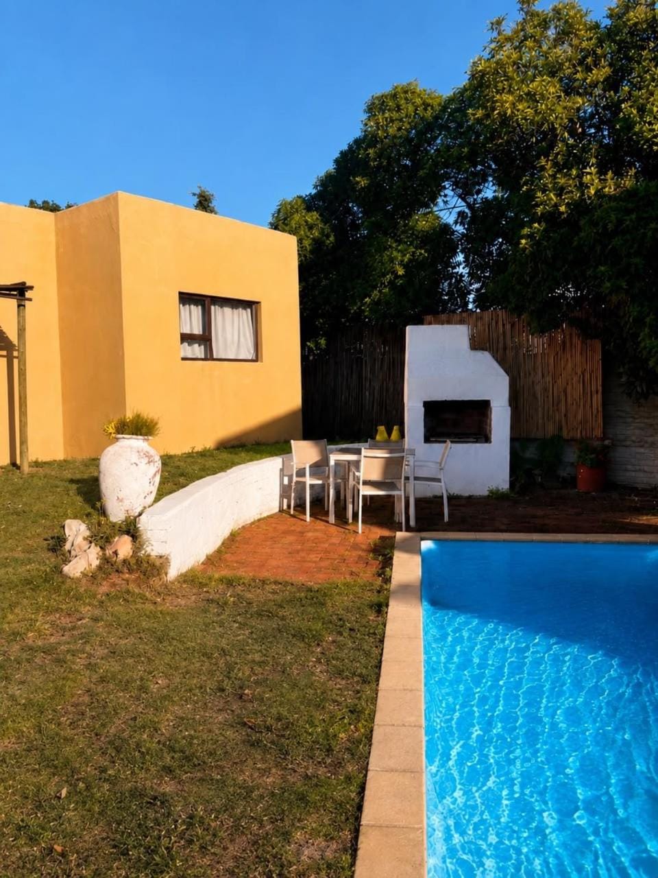 The Beach House Table View Bed and Breakfast in Cape Town