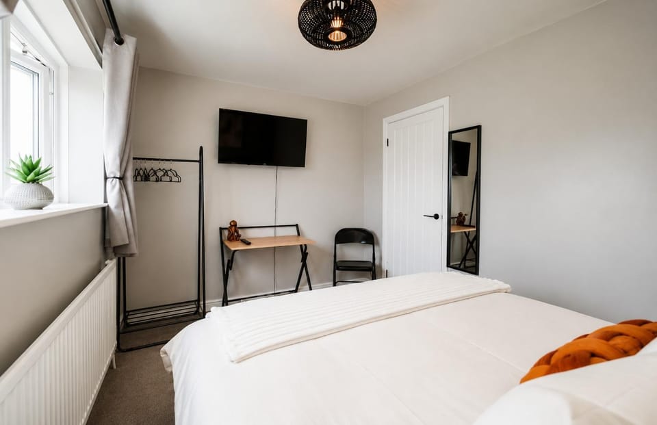 Bed, Bedroom